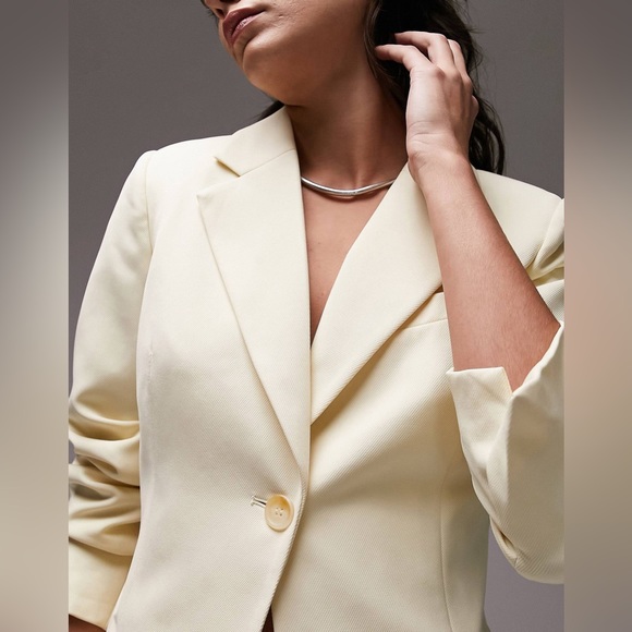 Topshop fitted single breasted blazer in buttermilk - Picture 4 of 5